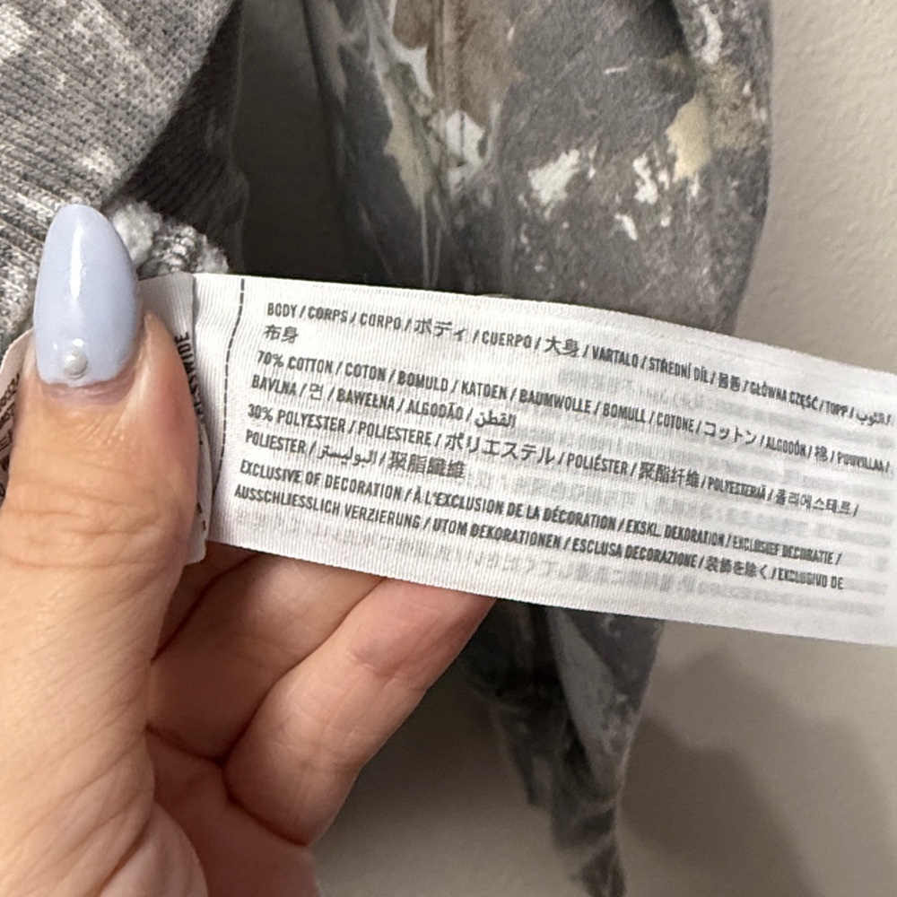 Abercrombie & Fitch Essentials Camo Pullover Hoodie - Picture 7 of 13